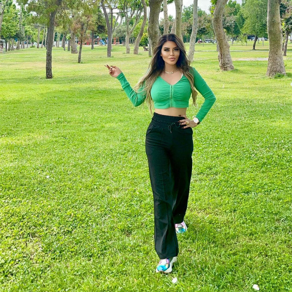 Ebru Polat poses ass