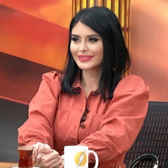 Ebru Polat poses boobs