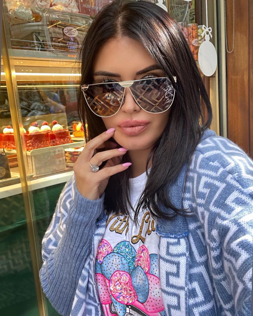 Ebru Polat poses boobs