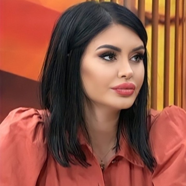 Ebru Polat poses hot images