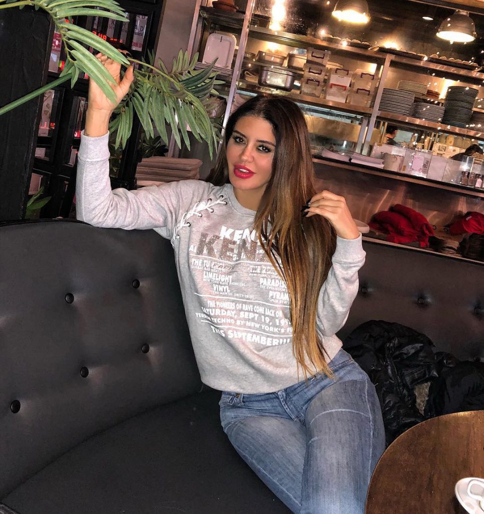 Ebru Polat poses hot images