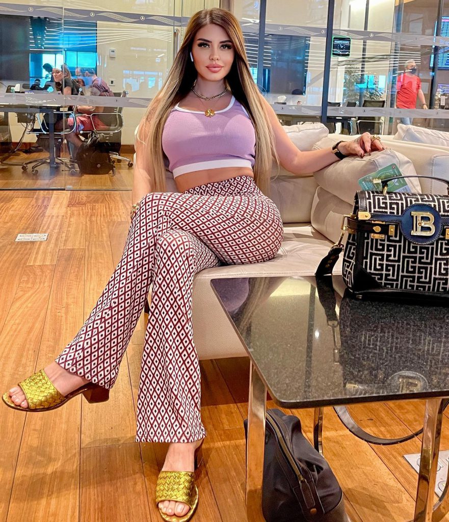 Ebru Polat poses porn