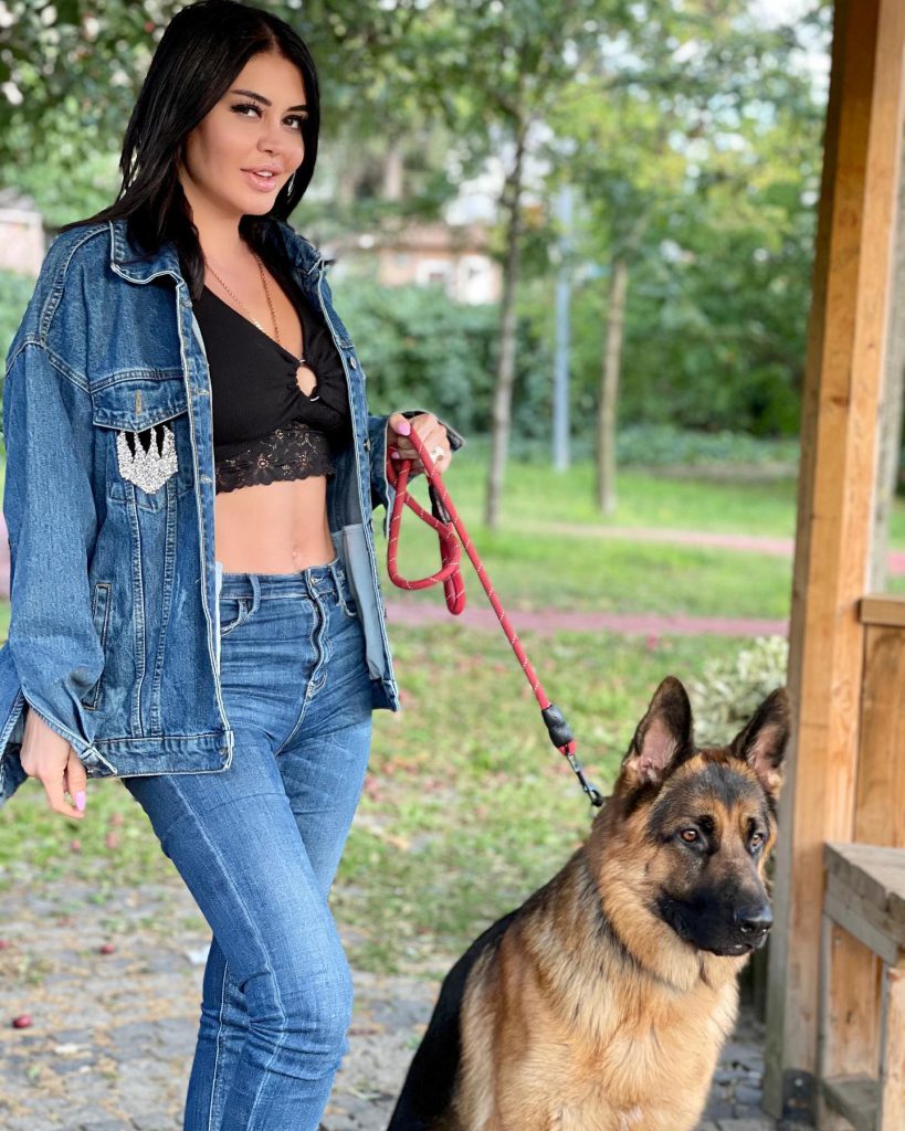 Ebru Polat smiles hot