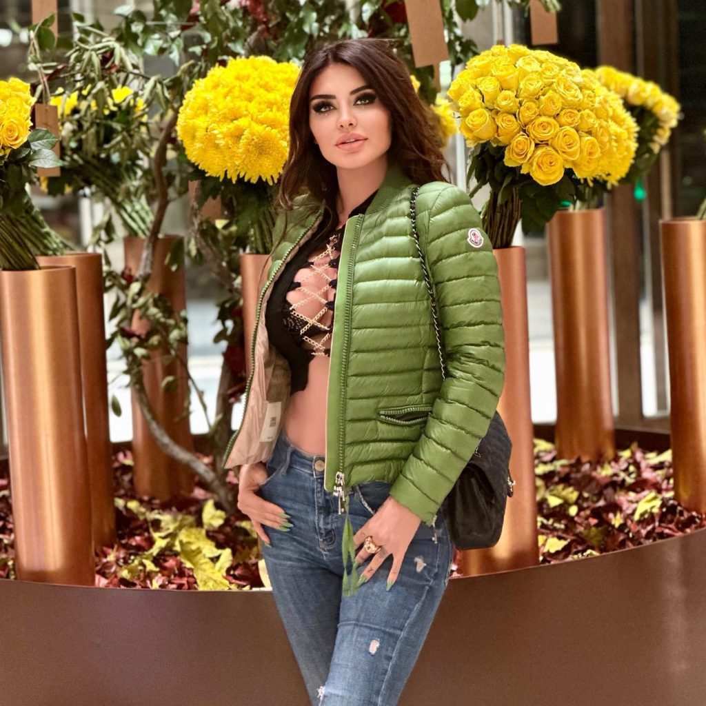 Ebru Polat smiles naked