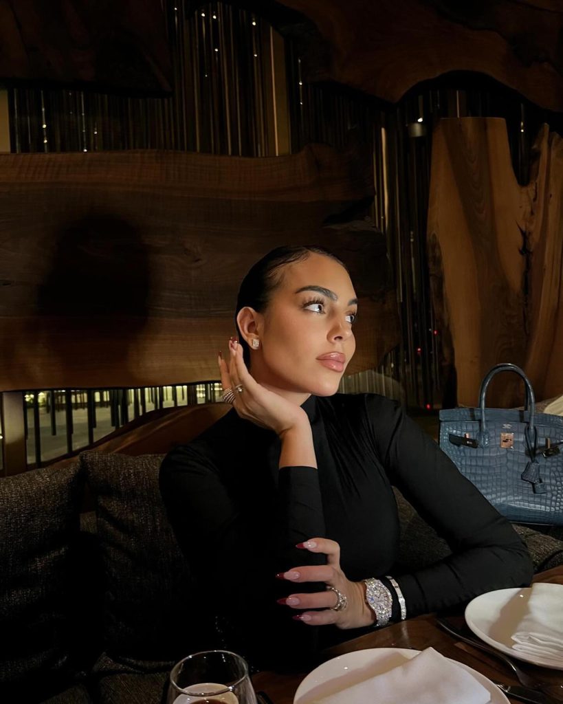 Georgina Rodríguez looks nudes