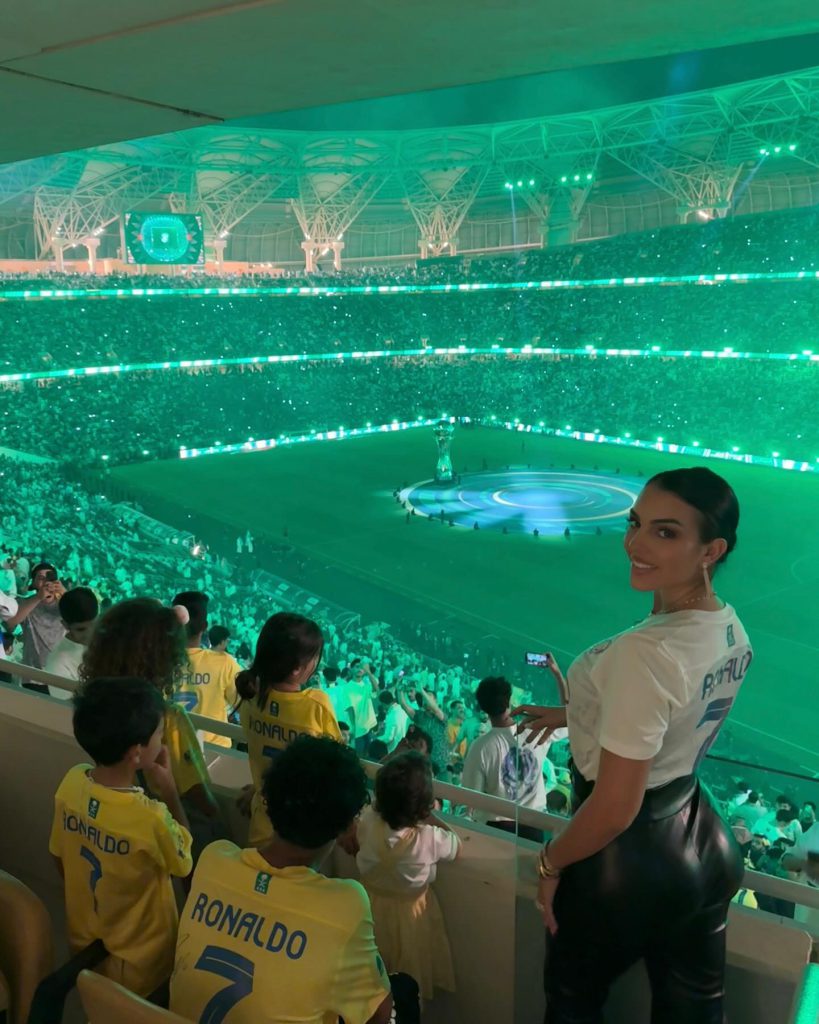 Georgina Rodríguez looks pussy