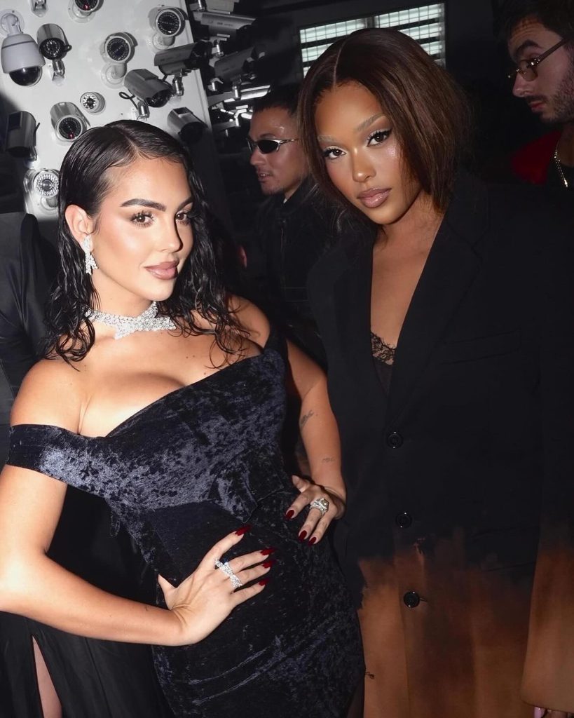 Georgina Rodríguez modeling hot images