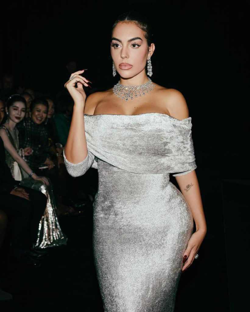 Georgina Rodríguez modeling porn