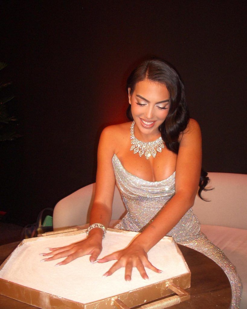 Georgina Rodríguez poses bikini