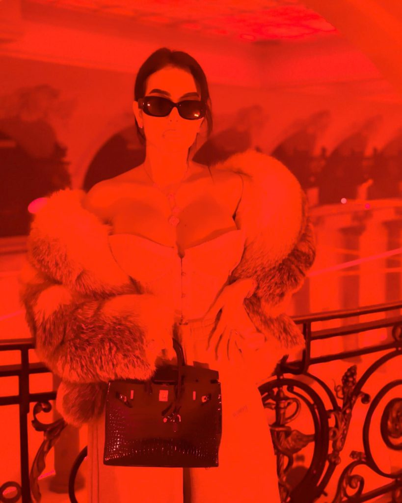 Georgina Rodríguez poses hot xxx