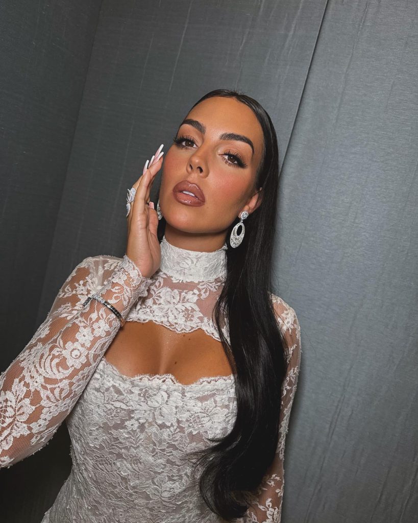 Georgina Rodríguez poses sex