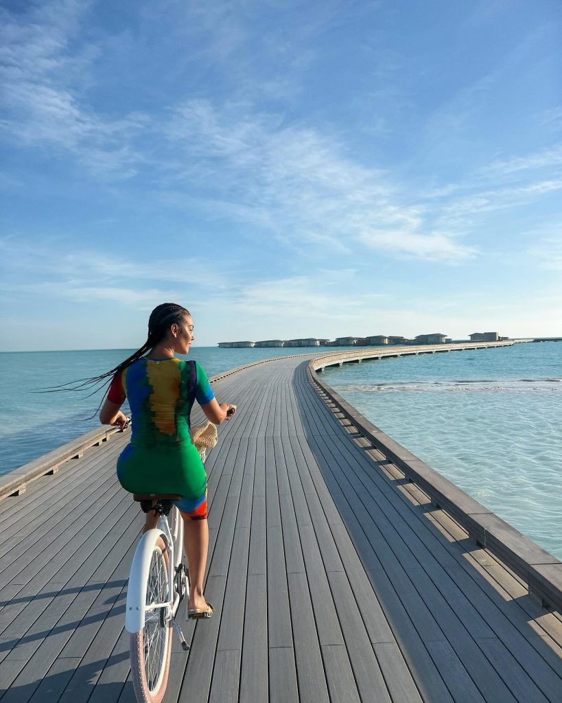Georgina Rodríguez smiles hot bikini