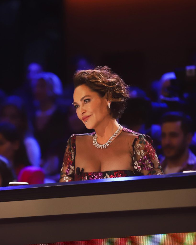 Hülya Avşar depicts fire hot