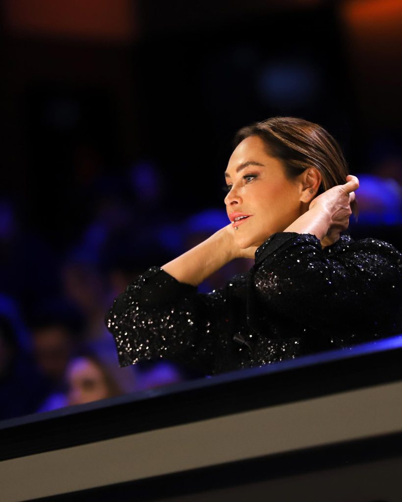 Hülya Avşar depicts fire nude