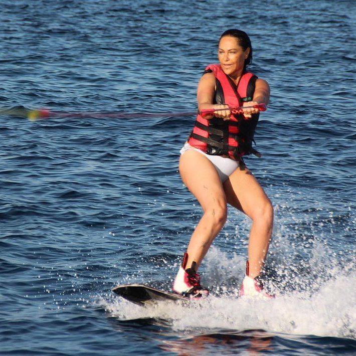 Hülya Avşar looks fuck