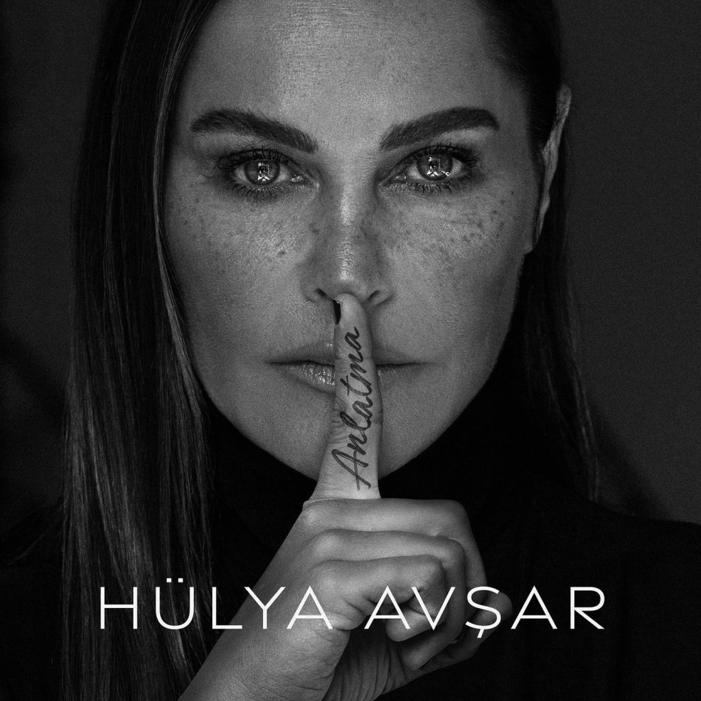 Hülya Avşar smiles xxx porn