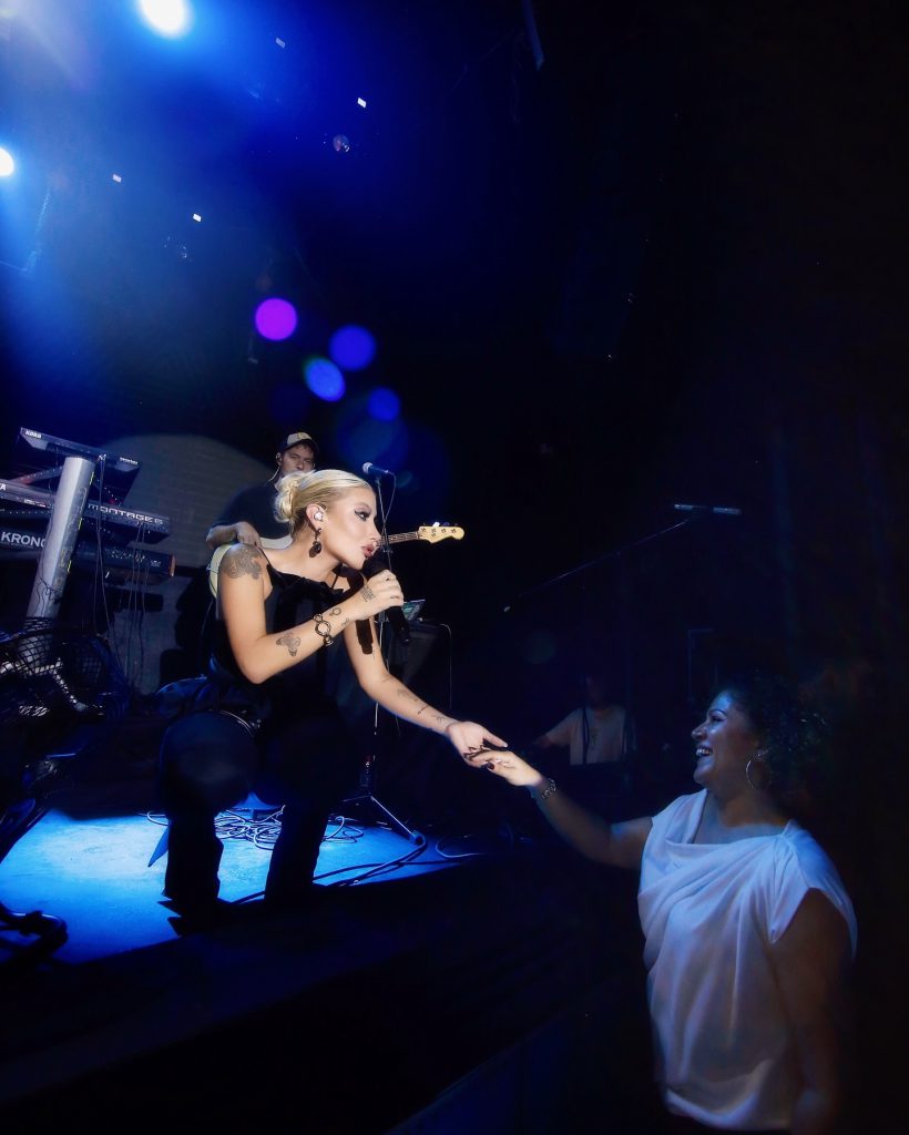 Irem Derici ardent hot bikini