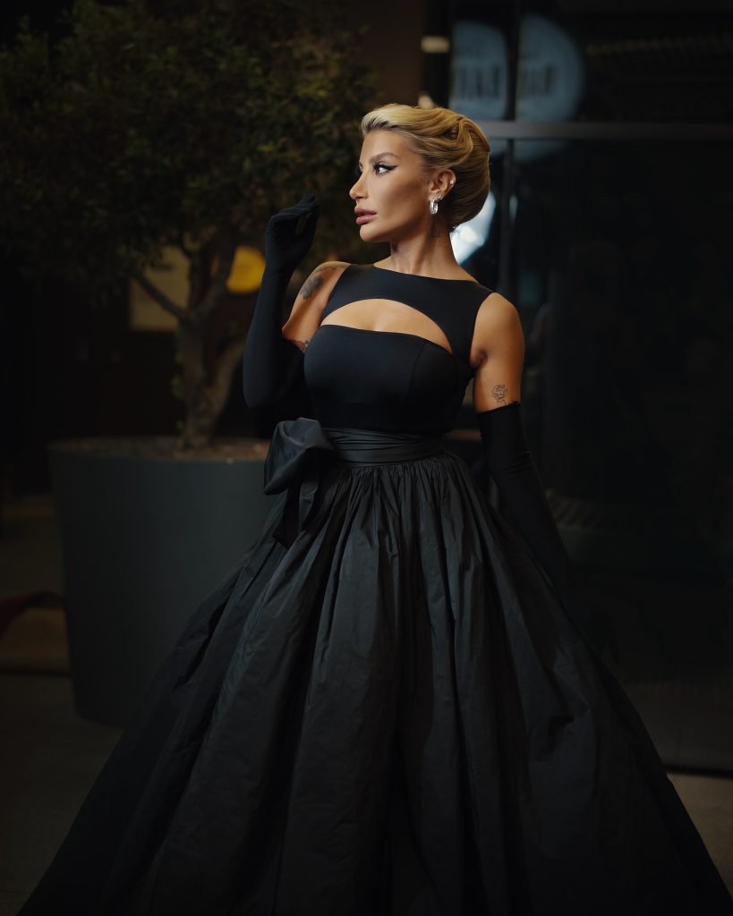 Irem Derici beautiful sexy