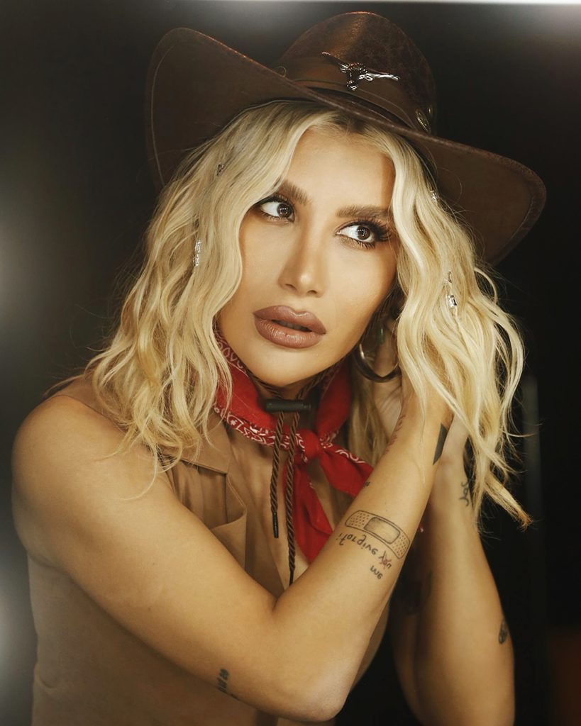 Irem Derici depicts fire hot bikini