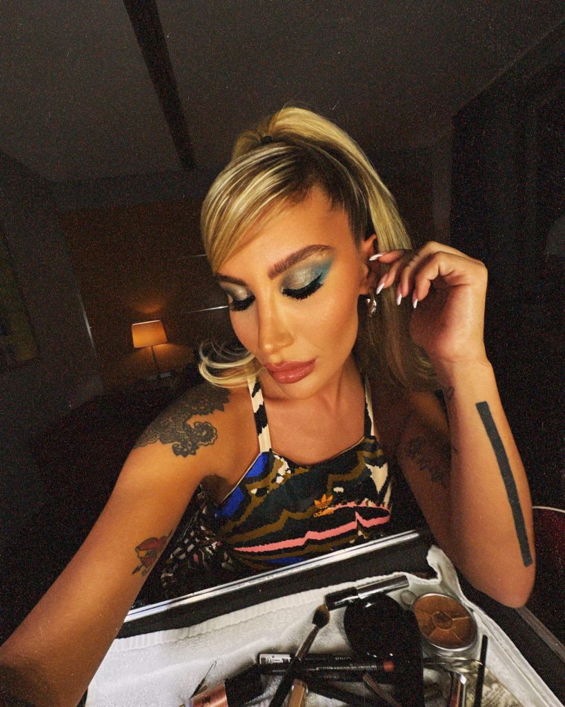 Irem Derici modeling ass