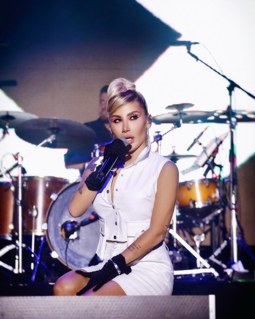 Irem Derici modeling xxx