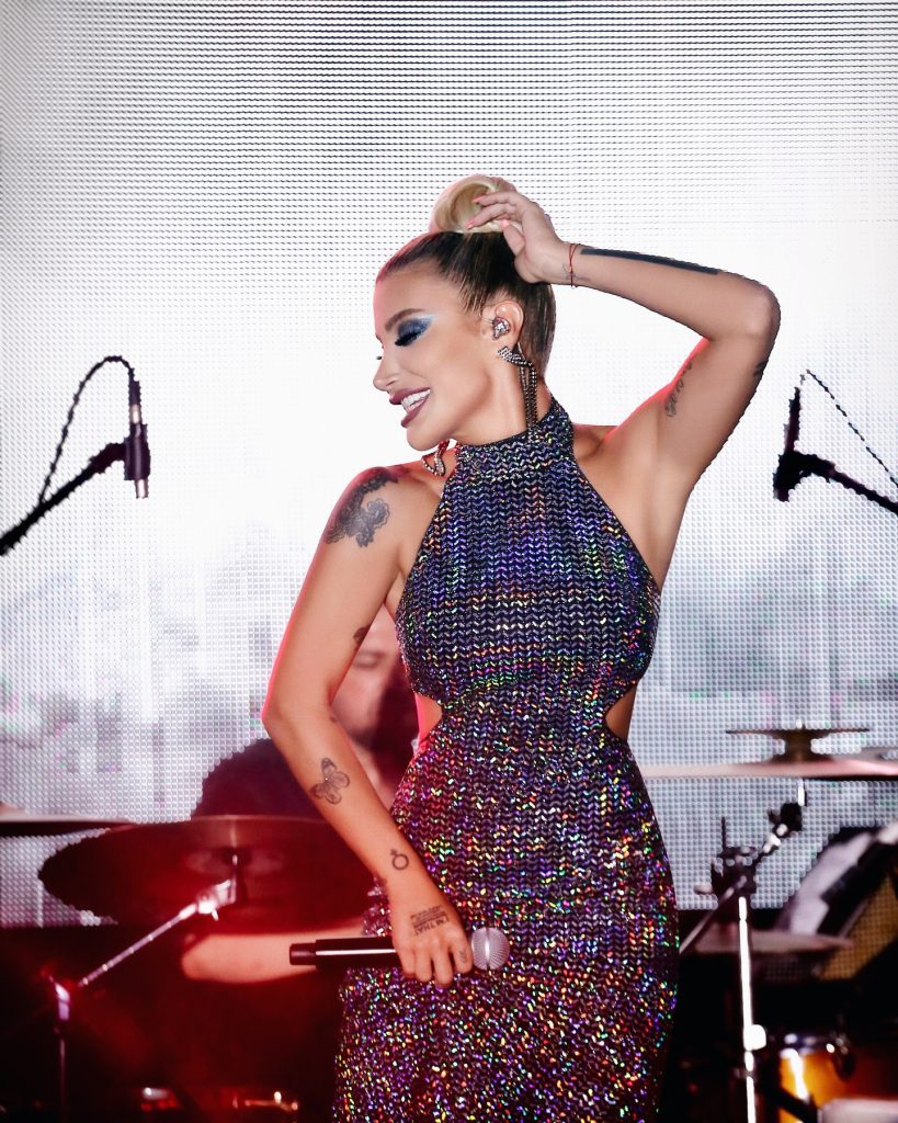 Irem Derici smiles sexy