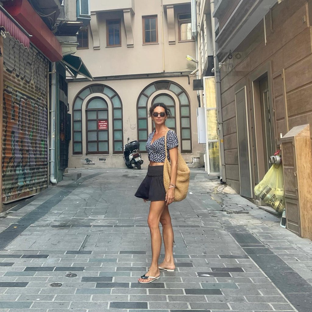 Nurgül Yeşilçay ardent hot images