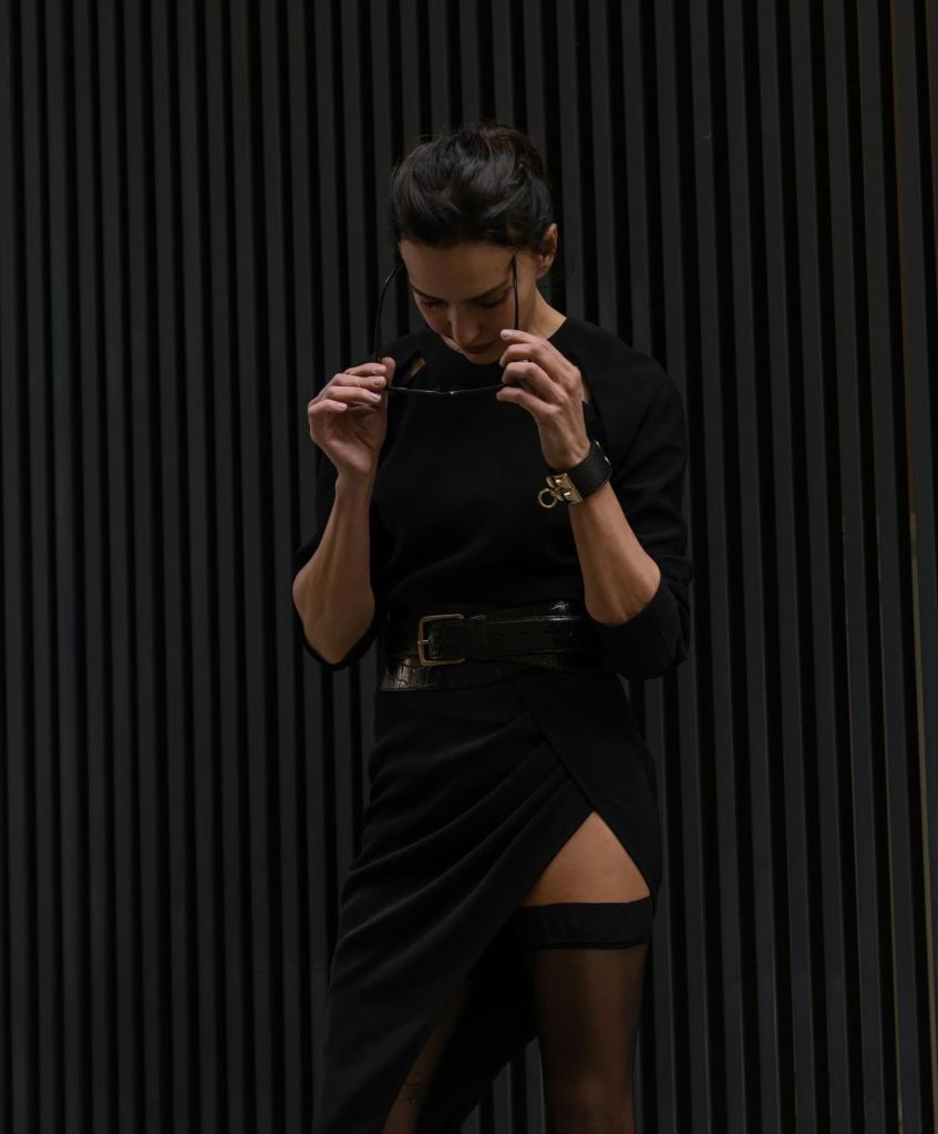 Nurgül Yeşilçay depicts fire pussy