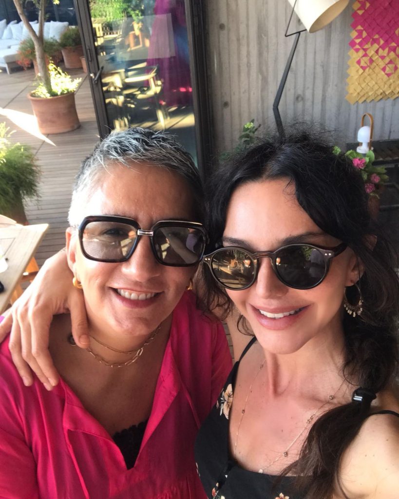 Nurgül Yeşilçay looks hot pics