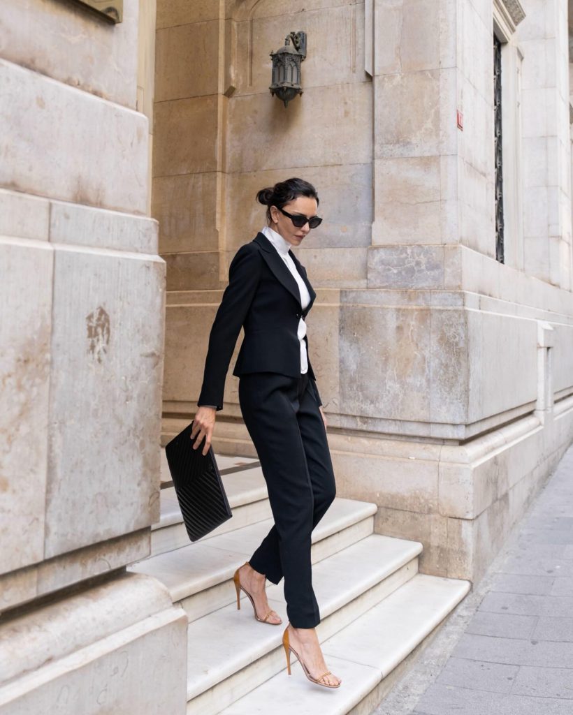 Nurgül Yeşilçay modeling hot bikini