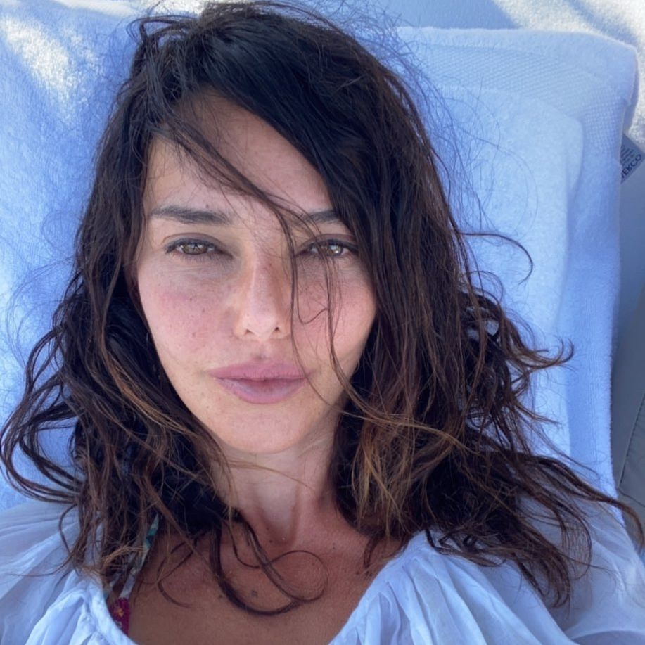 Nurgül Yeşilçay poses hot bikini