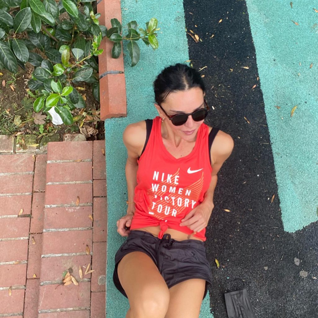 Nurgül Yeşilçay smiles ass