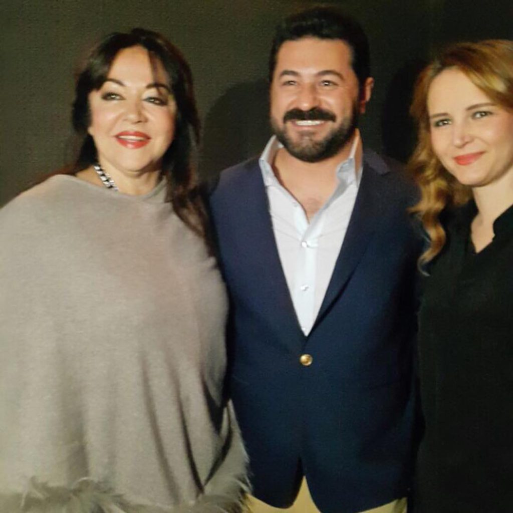 Oya Aydoğan ardent bikini