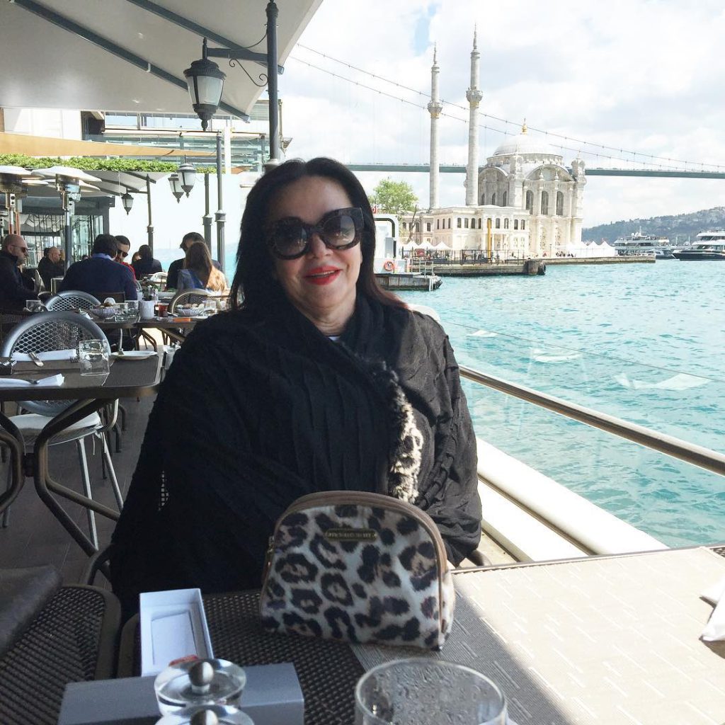 Oya Aydoğan ardent naked