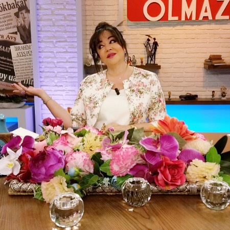 Oya Aydoğan beautiful hot bikini