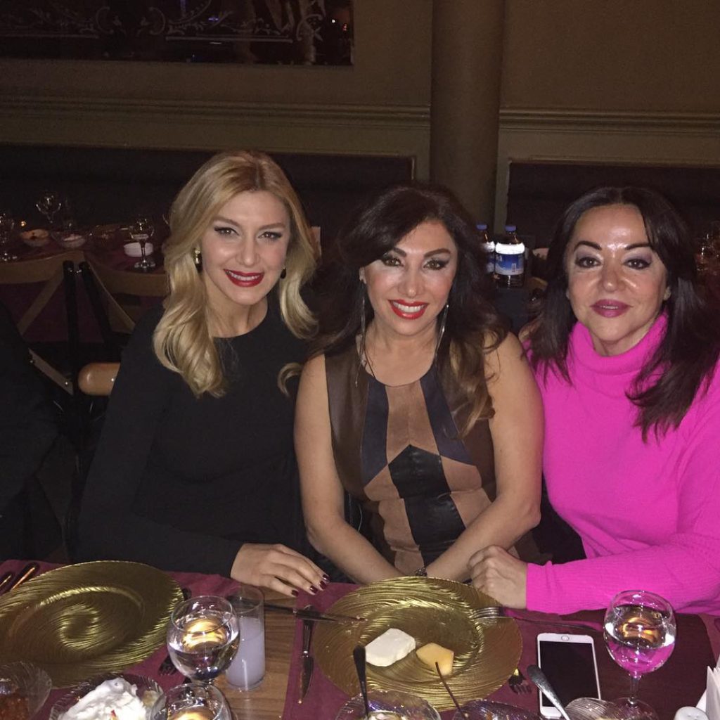 Oya Aydoğan looks hot images