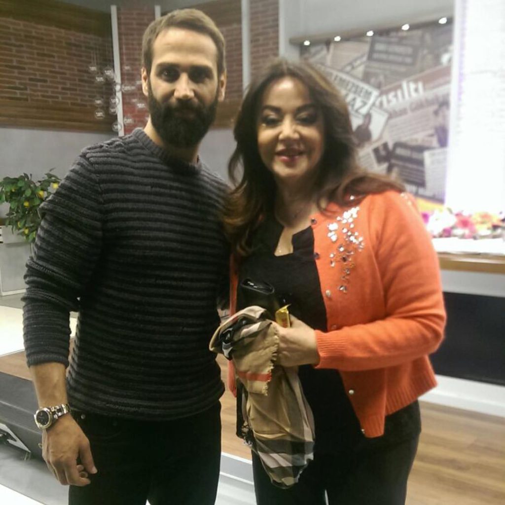 Oya Aydoğan looks hot xxx