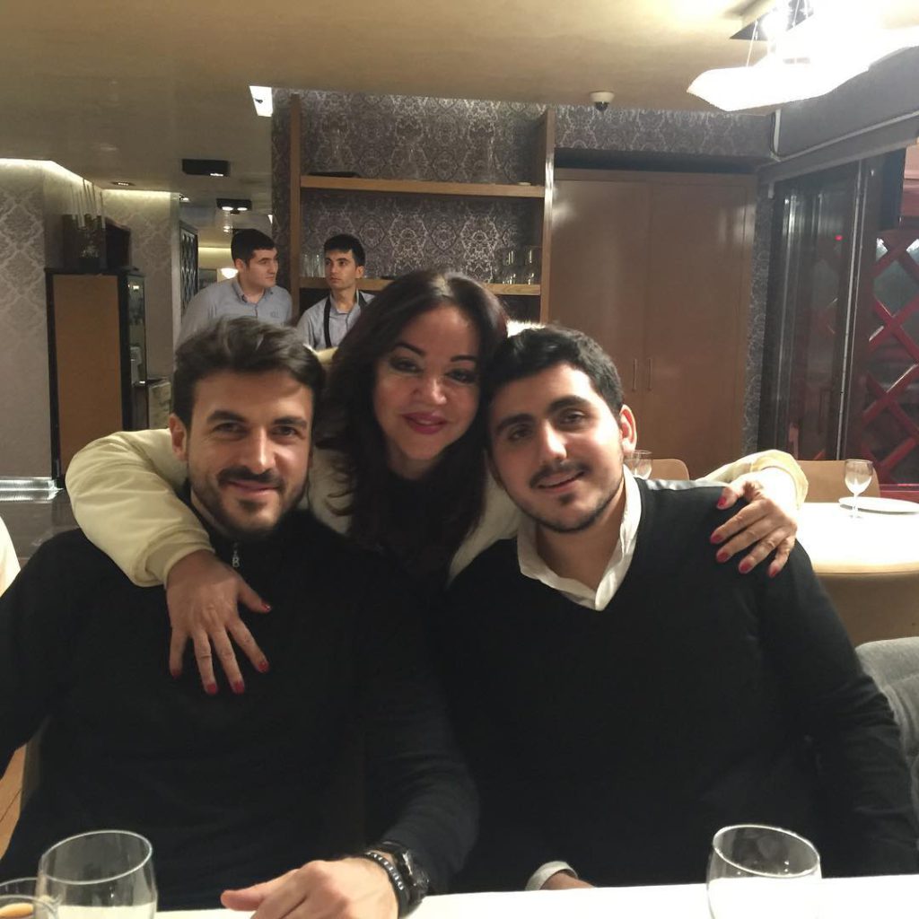 Oya Aydoğan looks nude pics