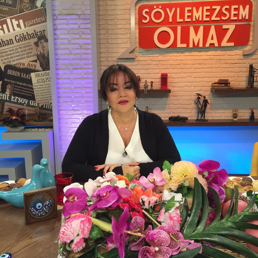 Oya Aydoğan poses ass