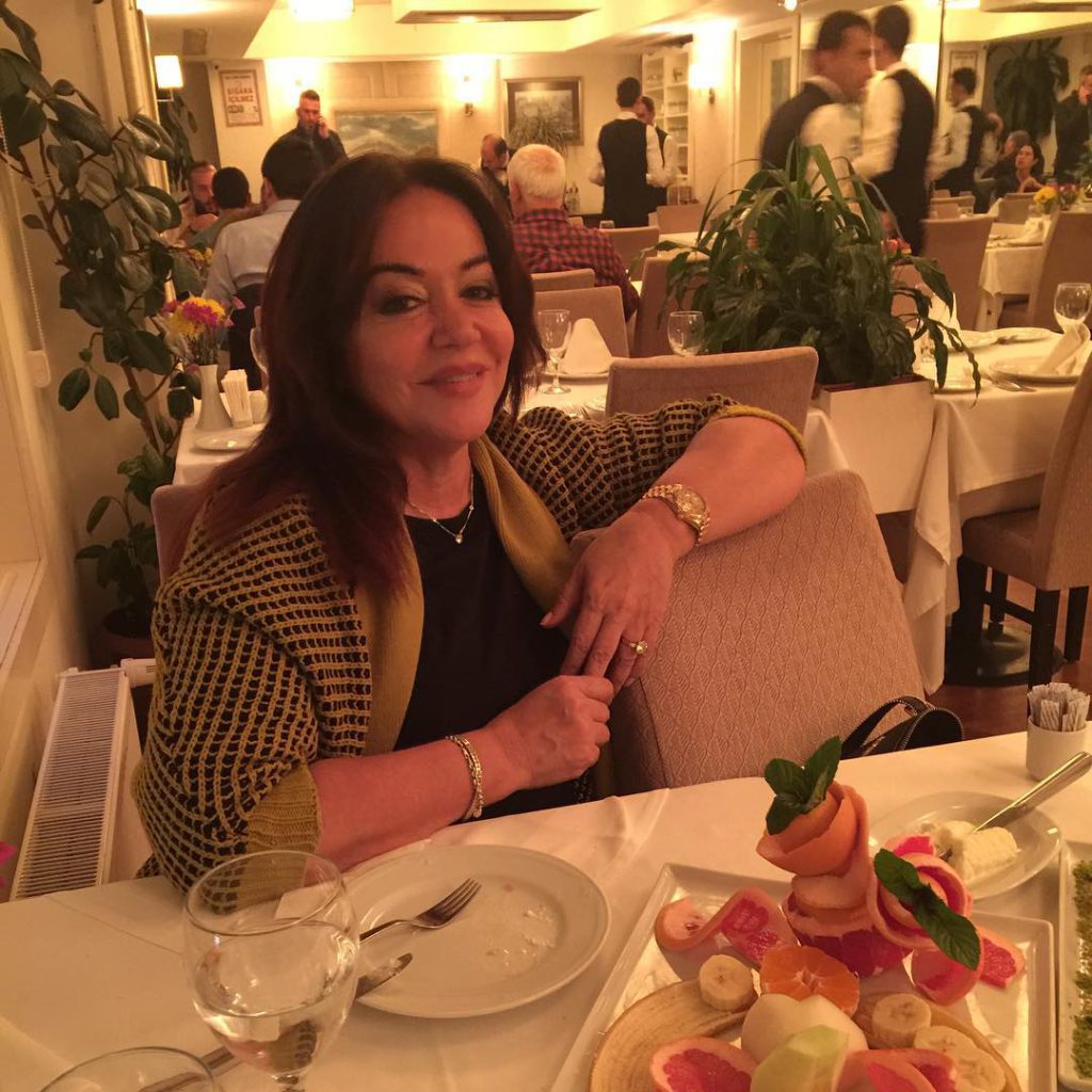 Oya Aydoğan poses xxx porn