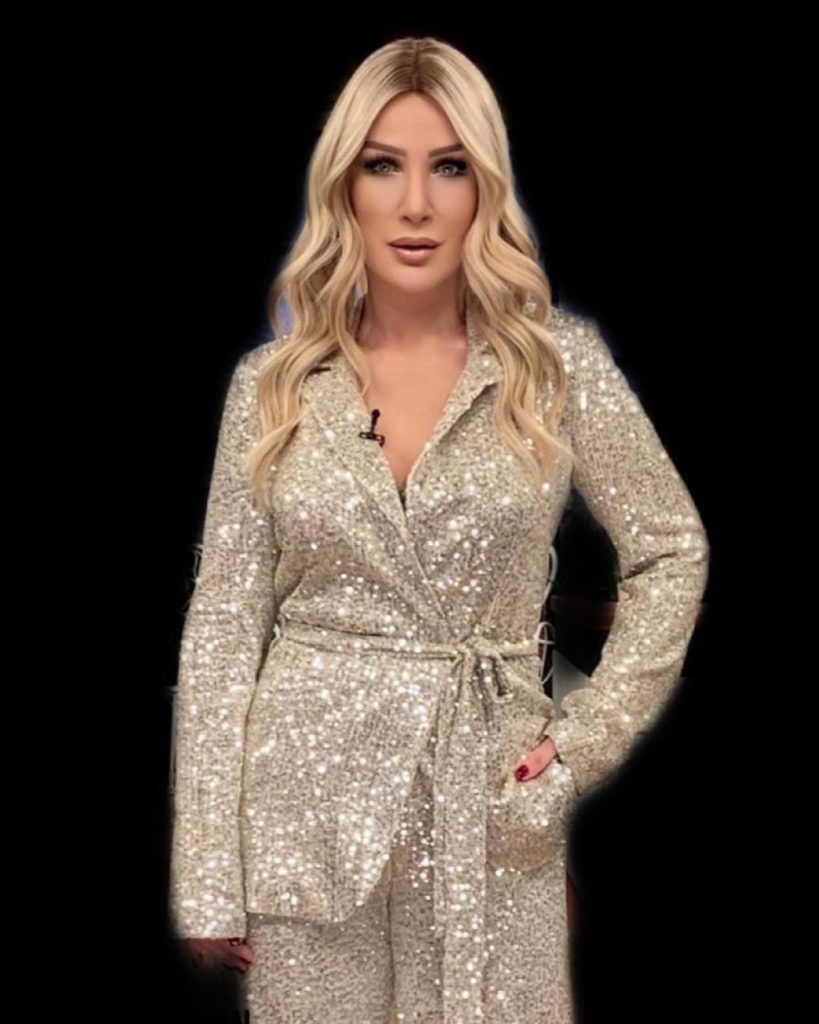 Seda Sayan beautiful hot bikini