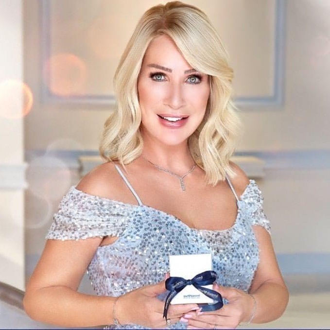 Seda Sayan depicts fire hot bikini