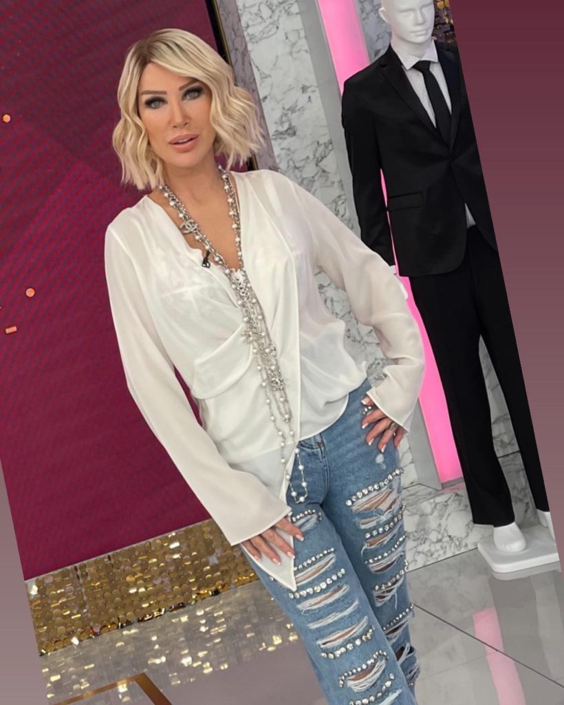 Seda Sayan depicts fire hot pics