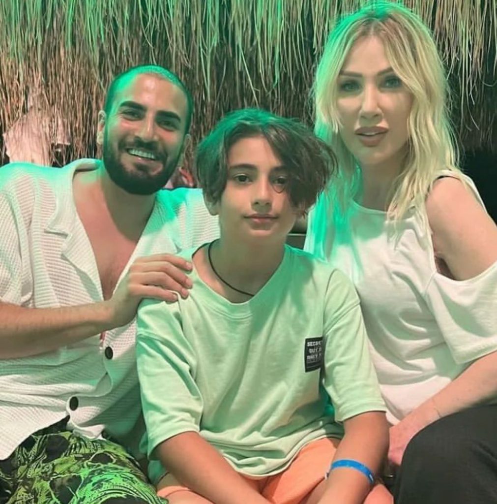 Seda Sayan hot bikini