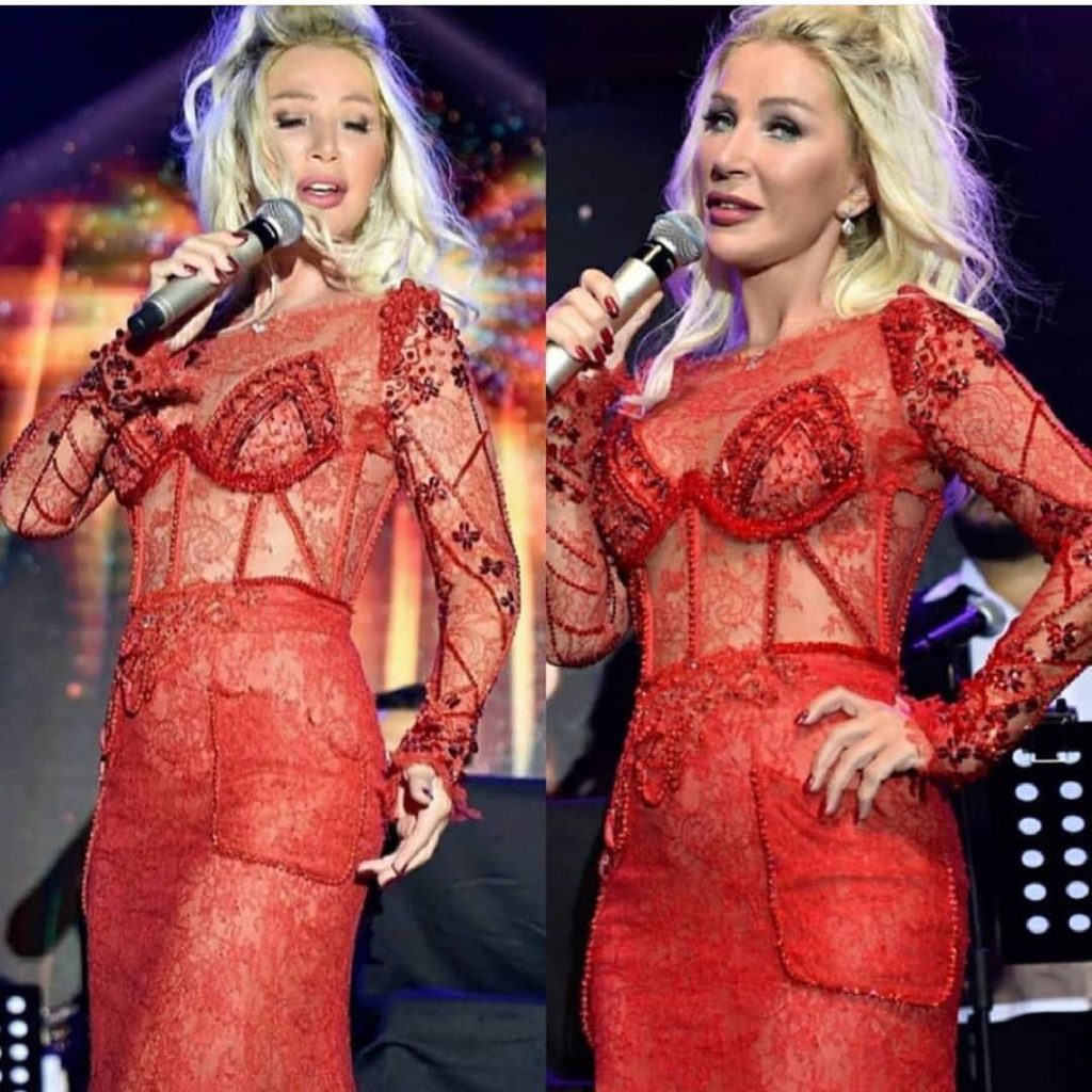 Seda Sayan looks ass