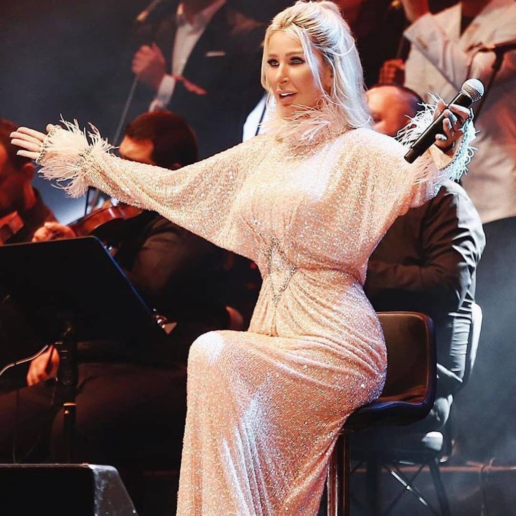 Seda Sayan looks nudes