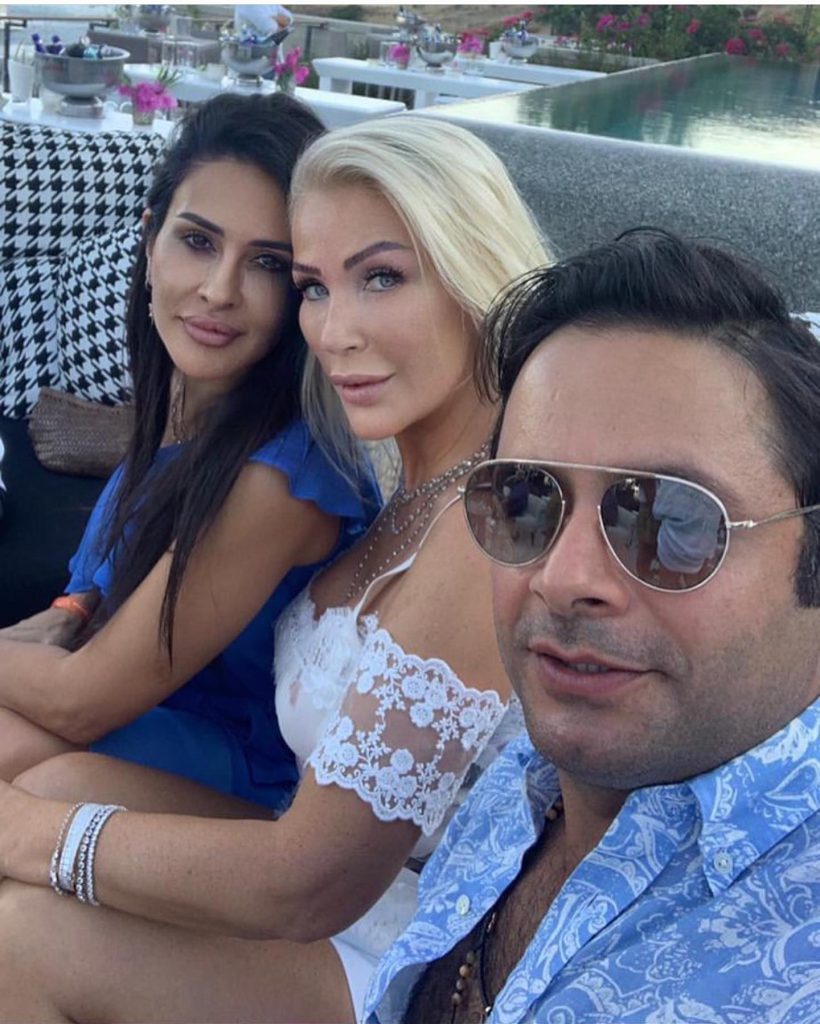 Seda Sayan modeling pussy