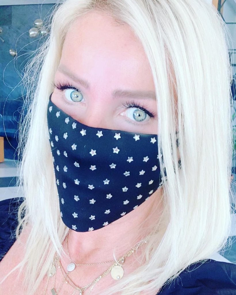 Seda Sayan poses hot photos