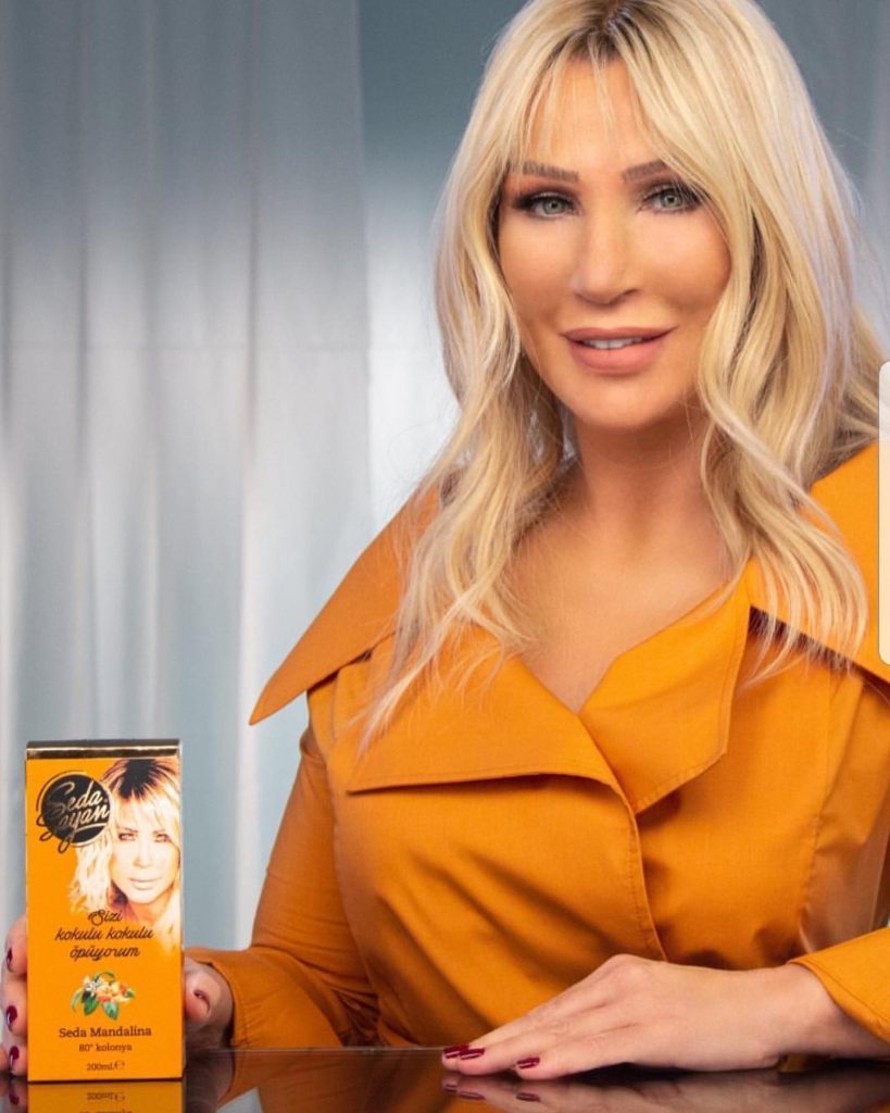 Seda Sayan poses sexy