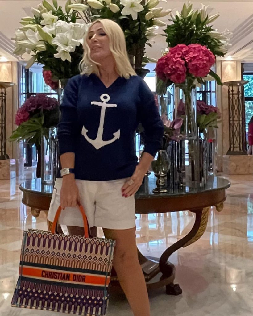 Seda Sayan smiles hot